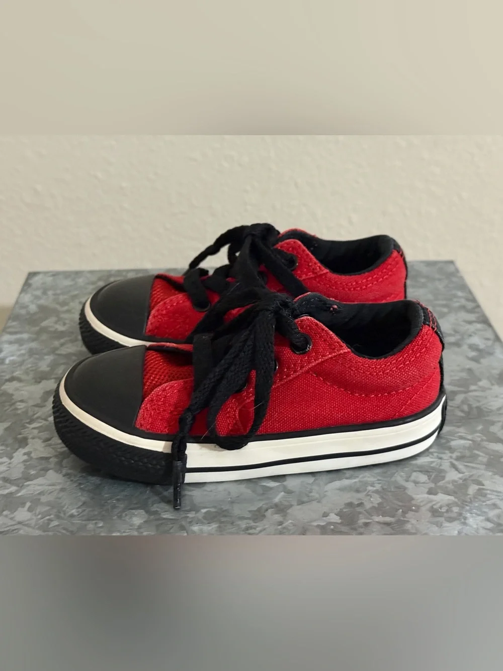 Converse All Stars Kids Red Canvas Sneakers with Black Accents, Size 6